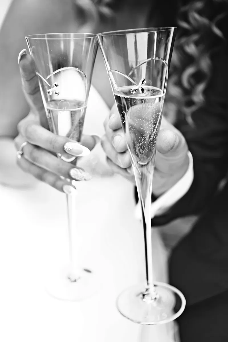 Copas de brindis en alto